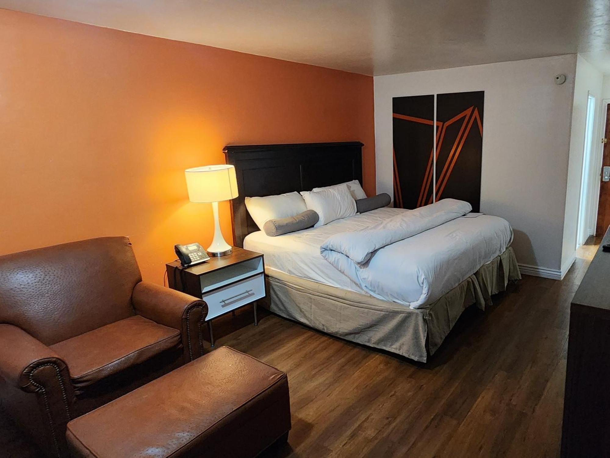 B&j And Hotel 3*